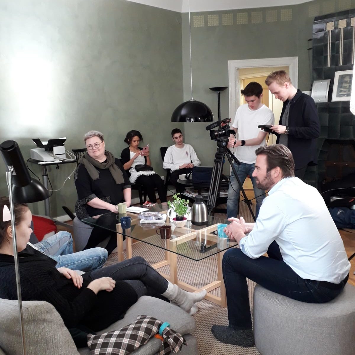 Mediakylpylän videoryhmä kuvaamassa tilausprojektia
